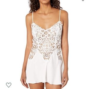 NWT In Bloom by Jonquil White Chemise